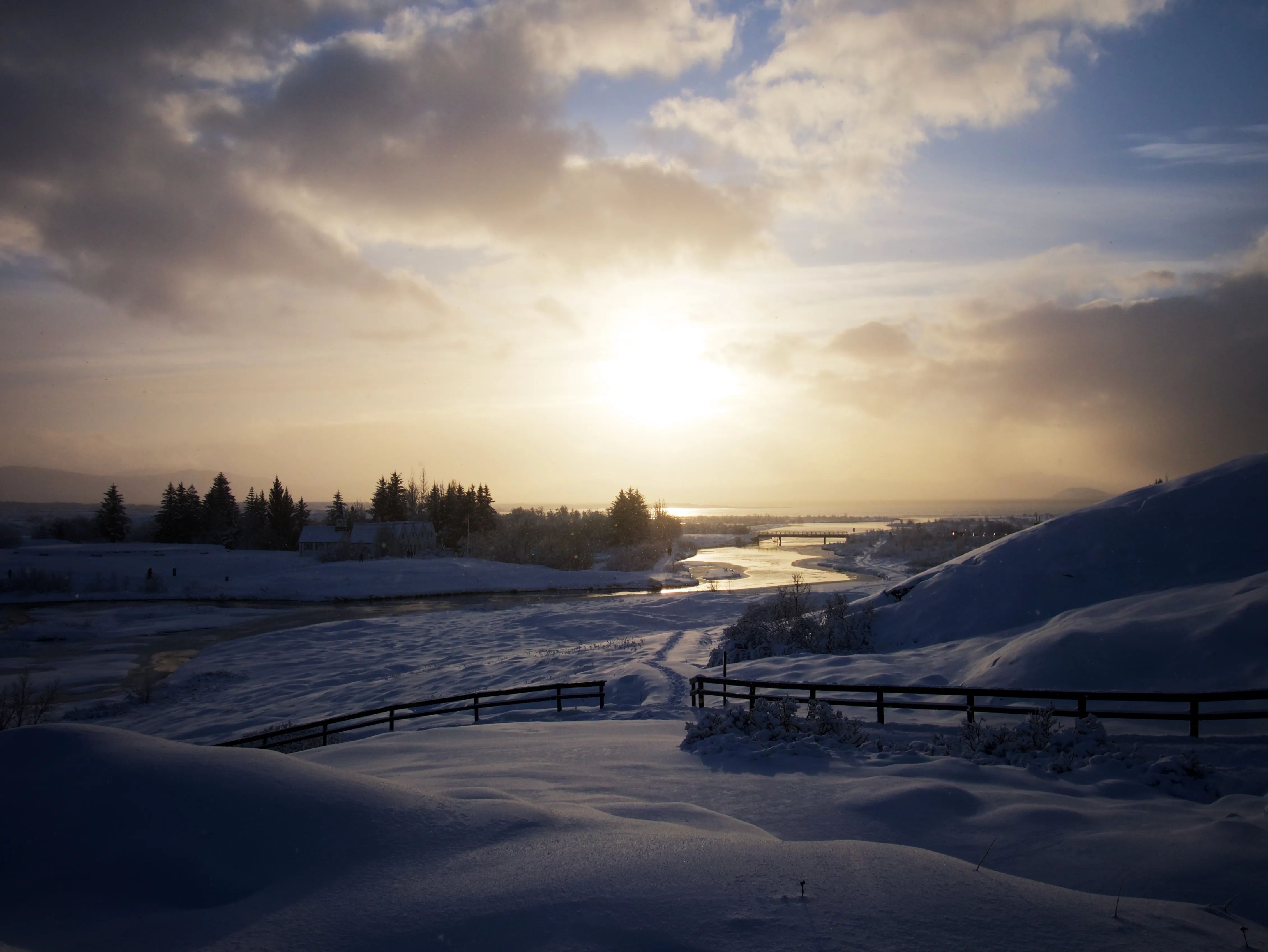 Low Sun, Wind & Snow Gallery - Picture 4